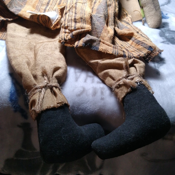 Primitive Delilah Doll Grungy - Picture 8 of 9